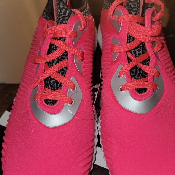 NWT Adidas Alphabounce J Running Shoes Bright Pink w/Cheetah Print in Black/Gray - Picture 3 of 6